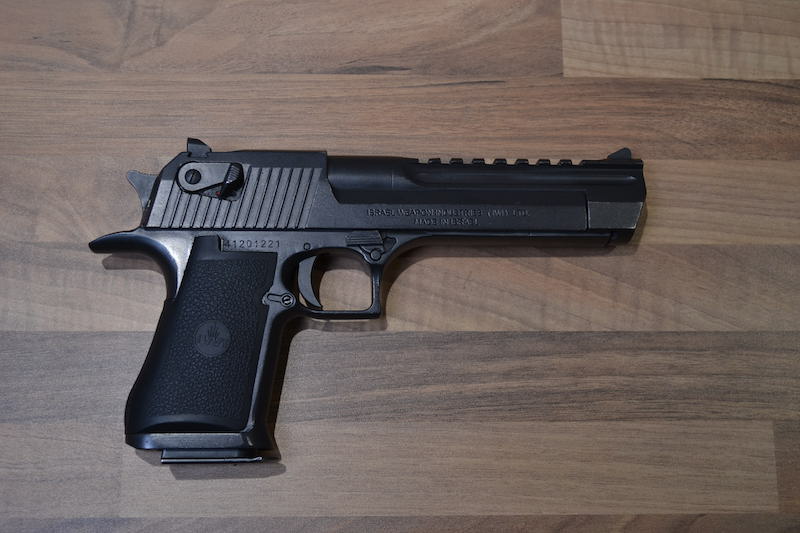 //www.privatir.ch/wp-content/uploads/2018/10/Desert-Eagle-IS-Cal-44Mag.jpg