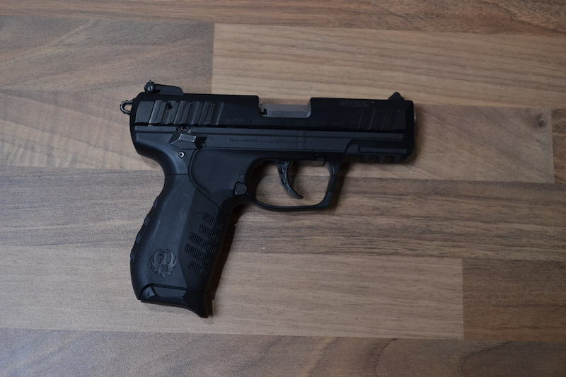 //www.privatir.ch/wp-content/uploads/2018/10/Ruger-SR-22-cal-22lr.jpg